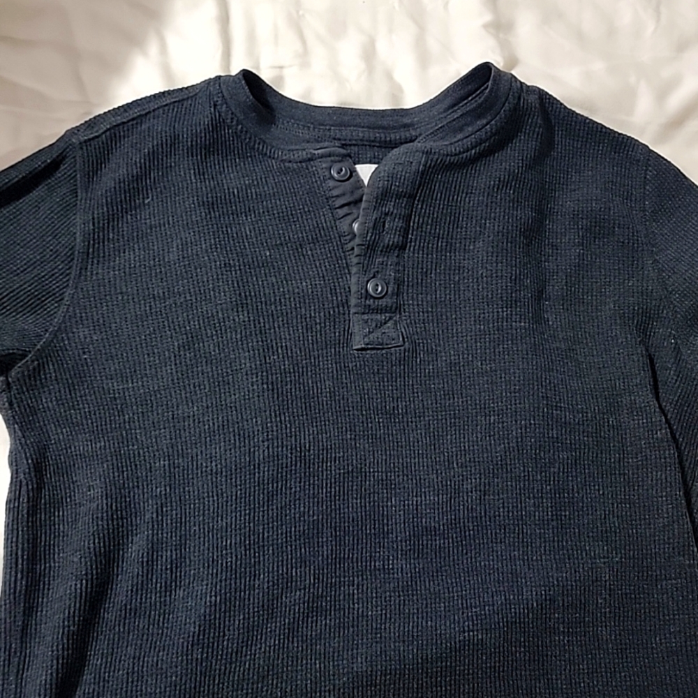 Men's Gap ribbed pull over shirt